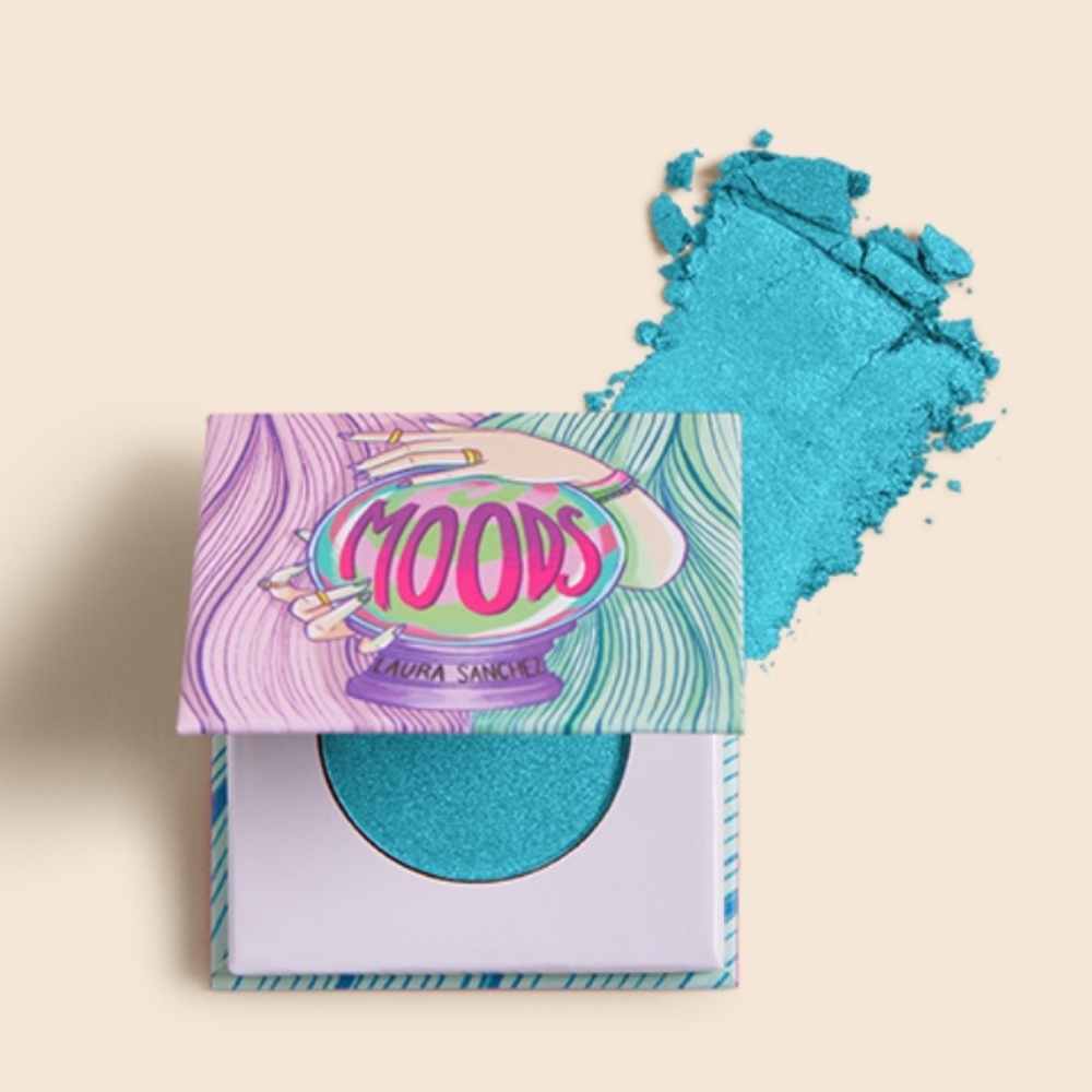 LAURA SANCHEZ
Moods Eyeshadow in Alien Turquoise